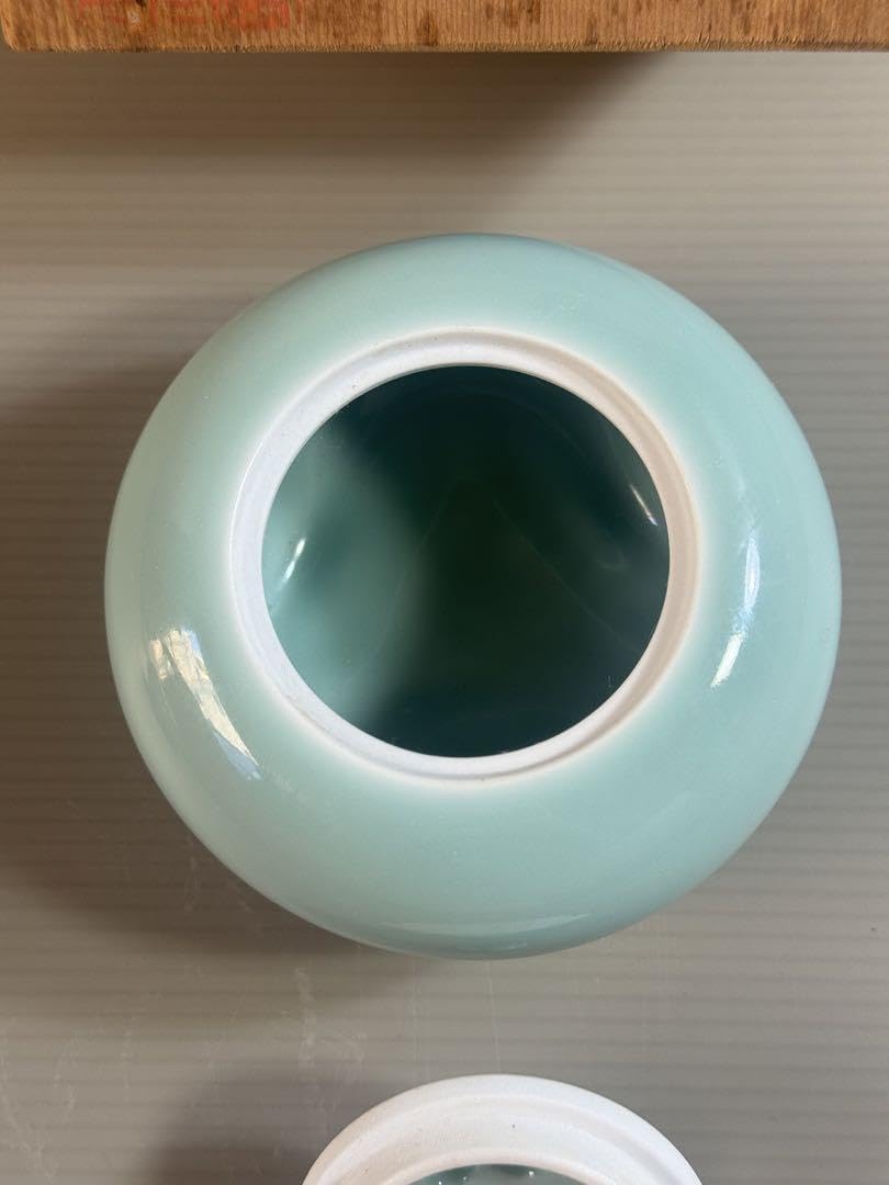 Amazon｜鍋島焼 青磁 香炉 ※海外発送の場合、木箱は付属いたし